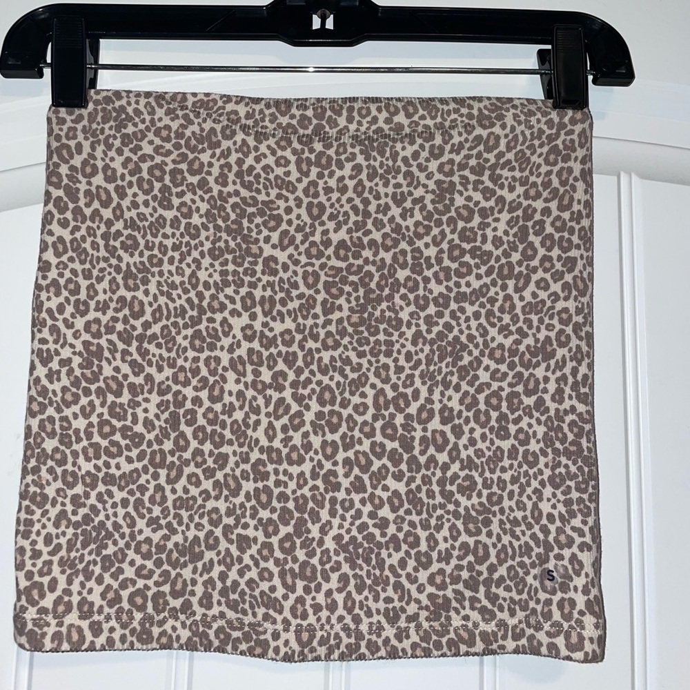 American Eagle leopard print crop top in size small